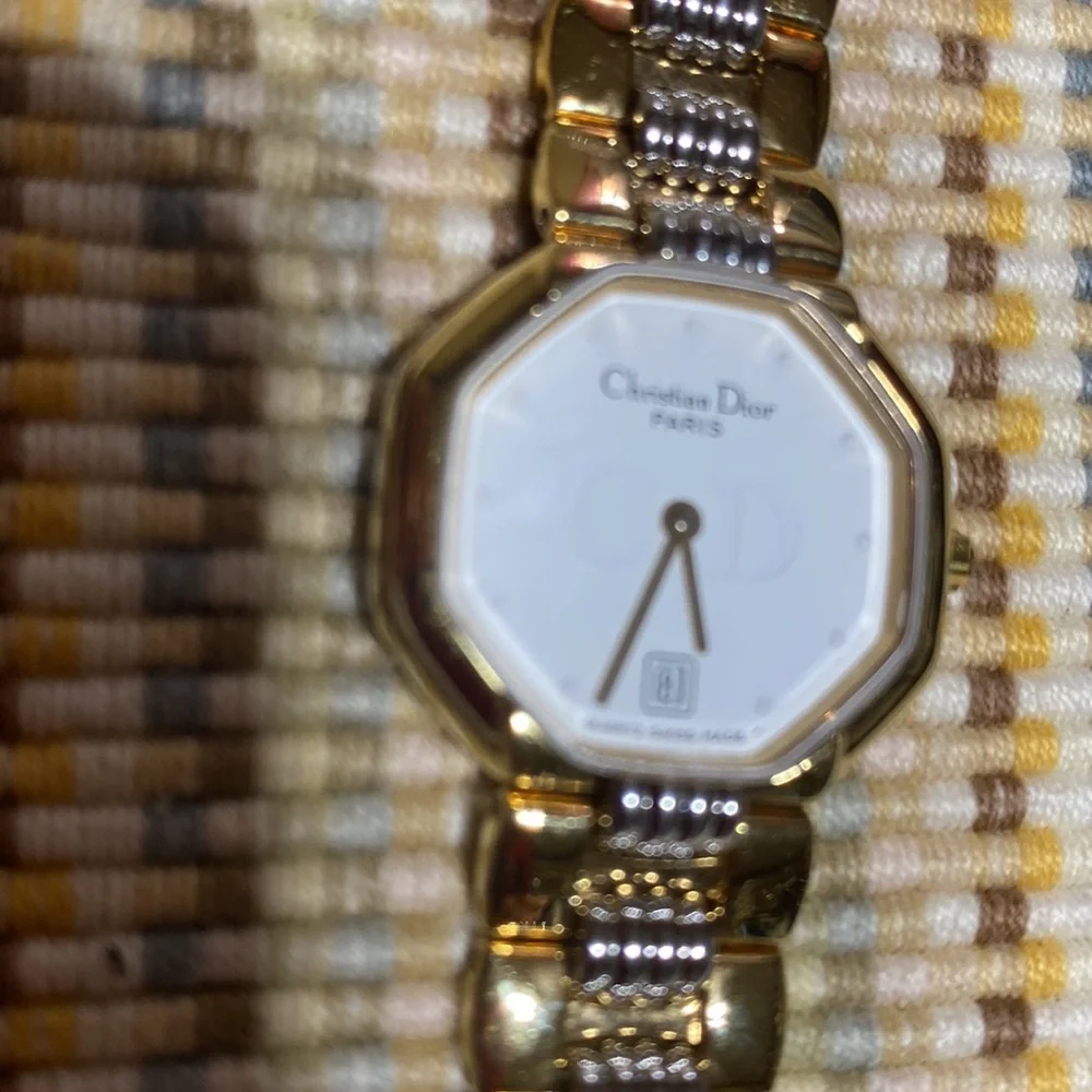 Watch - Picture 3 of 3